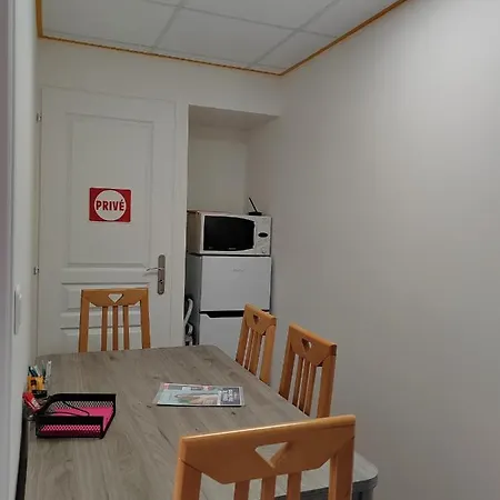 Habitación en casa particular L'Escale Chambre chez l'habitant Le Mans